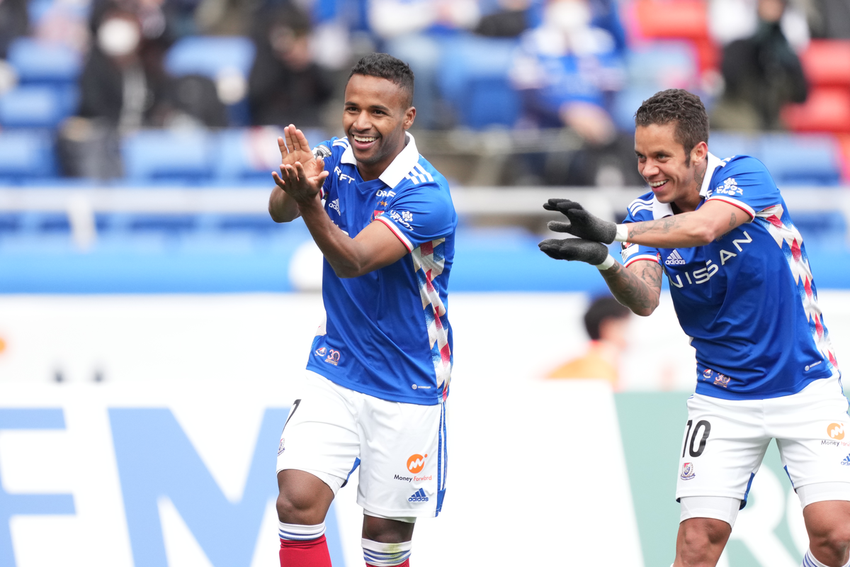 Marinos thrash Frontale in battle of last season’s top two