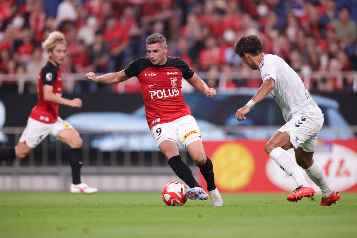 Urawa look to close in on top in trip to Gamba