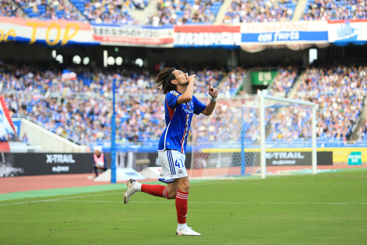 Marinos need a win in Fukuoka as title push nears finish line