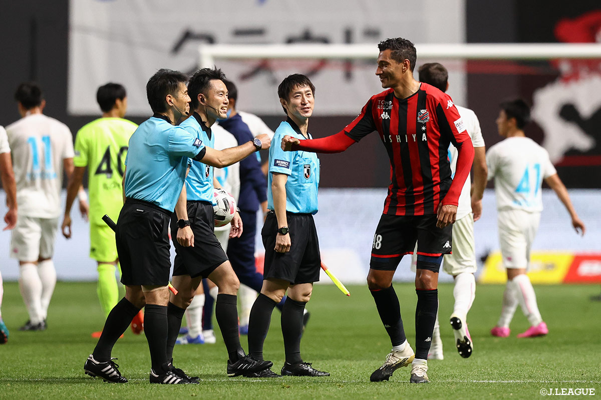 [MEIJI YASUDA J1 League 27th Hokkaido Consadole Sapporo vs. Sagan Tosu]