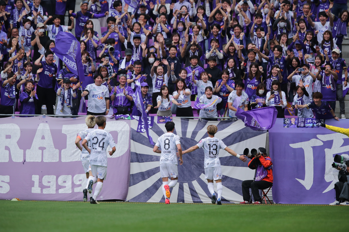 J.League Match of the Week: Sanfrecce put top spot on the line against Sanga