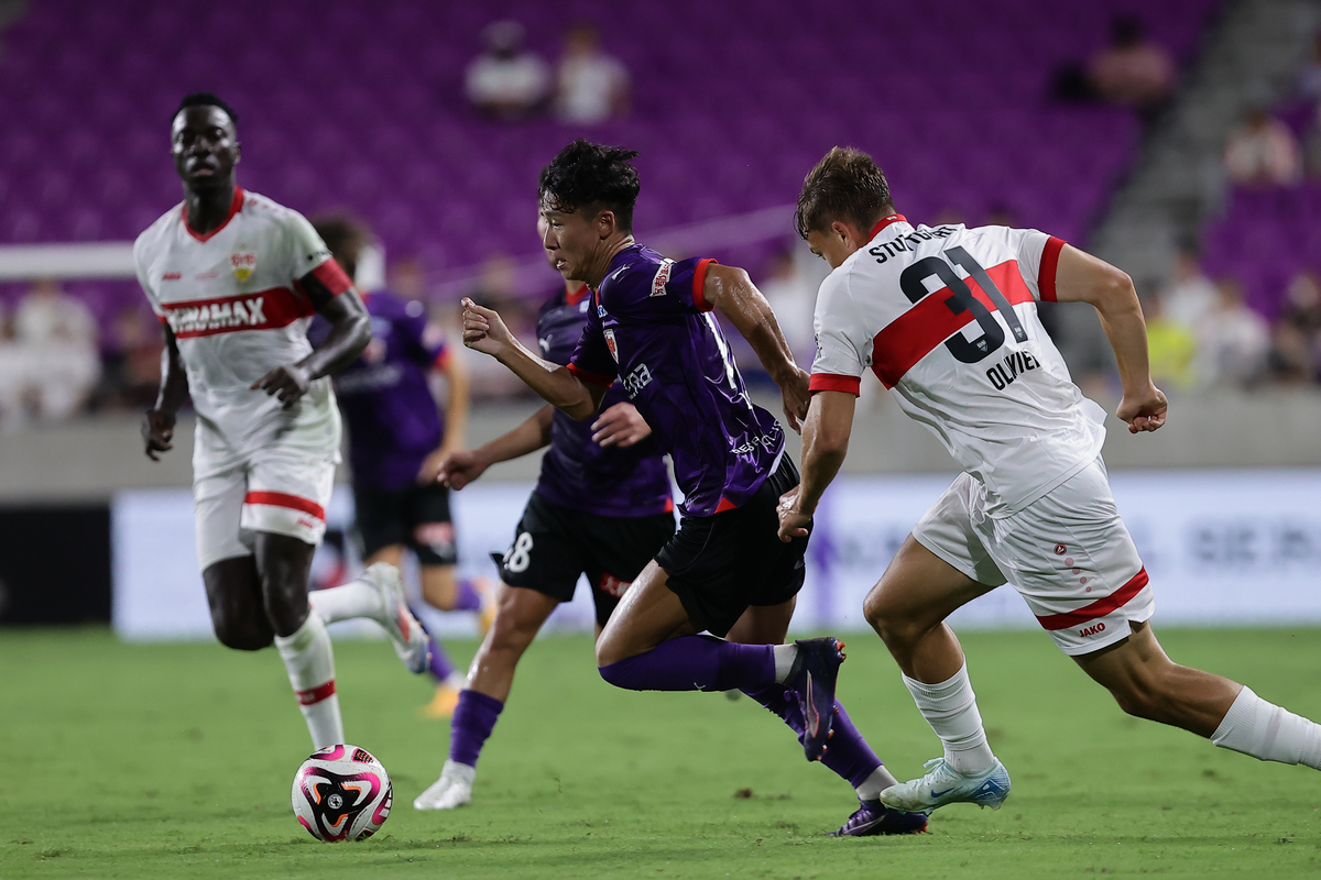 Sanga, Stuttgart treat crowd to eight-goal thriller in J.League International Series kick-off