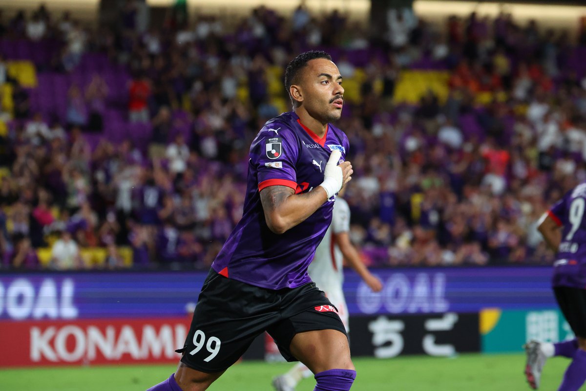 Rafael Elias wins Konami Monthly MVP for five-goal August | News | J.LEAGUE