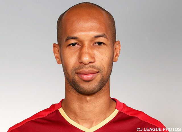 Antlers striker Dinei to miss eight months