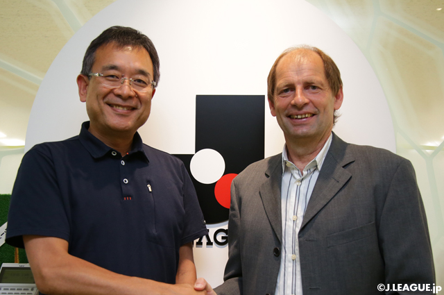 J.League chairman Mitsuru Murai welcomes former coach Gert Engels
