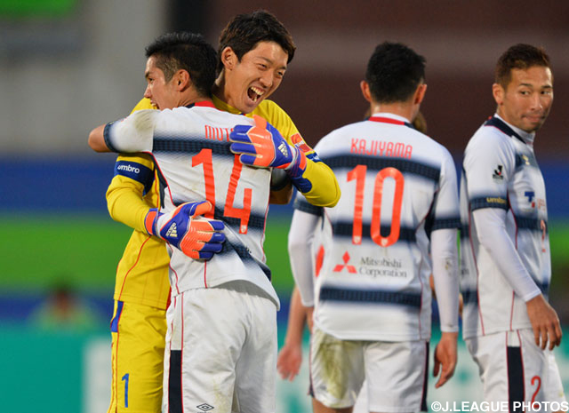 Muto and Usami fire Tokyo and Gamba near summit with victories