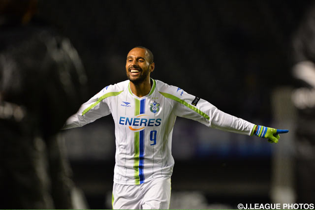 Bellmare soar in Nabisco Cup, Grampus held