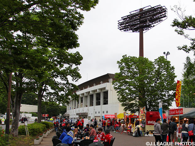 Urawa renew Komaba naming rights