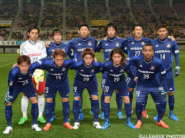 F.Marinos present new jerseys