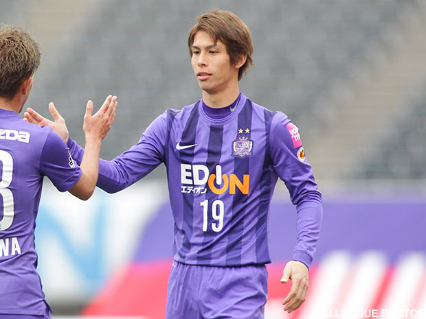 Sanfrecce put five past minnows