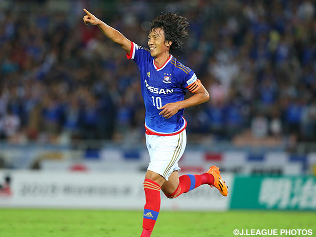 Marinos celebrate 100,000 Twitter followers with prize giveaway