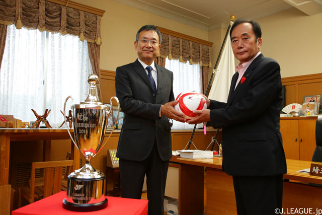Chairman Murai promotes Nabisco Cup Final in Saitama