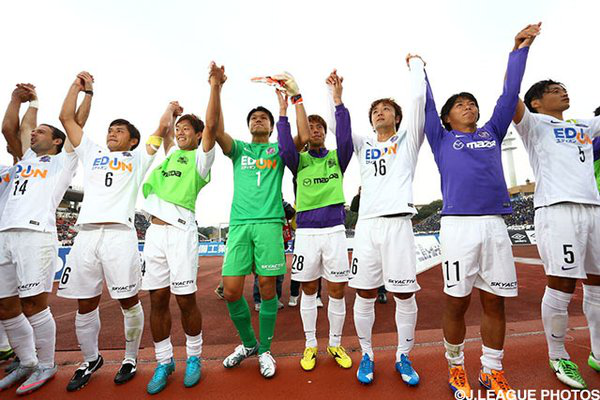 Sanfrecce soar top of table with Gamba victory
