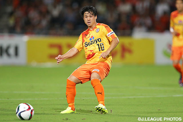 Striker Omae, others re-sign with S-Pulse