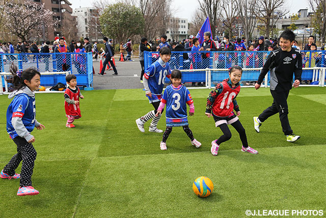 FC Tokyo dispatch coaches to Nepal