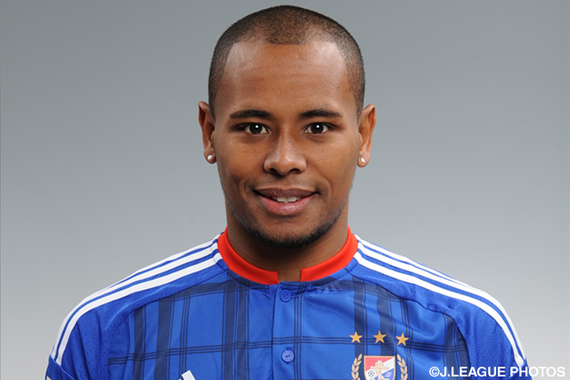 Marinos de-register Rafinha