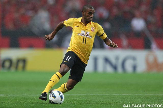 Tokyo sign star striker Muriqui on loan