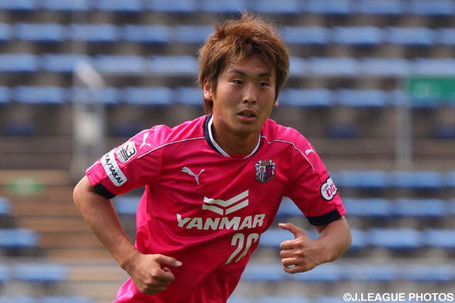 Cerezo midfielder Akiyama recovering from knee surgery