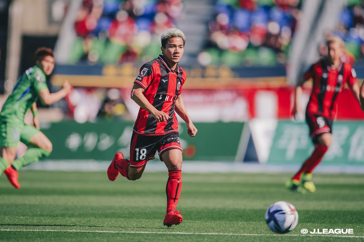 Chanathip joins champions Kawasaki Frontale