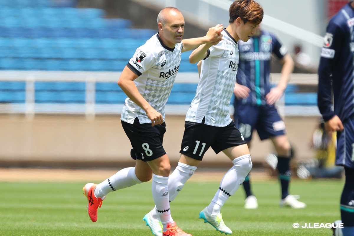 Vintage Iniesta storms back from injury with goals in back-to-back appearances