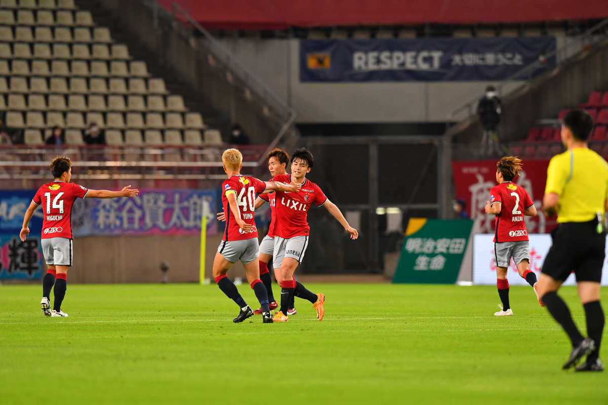 Wild draw in Kashima sees Antlers take top spot
