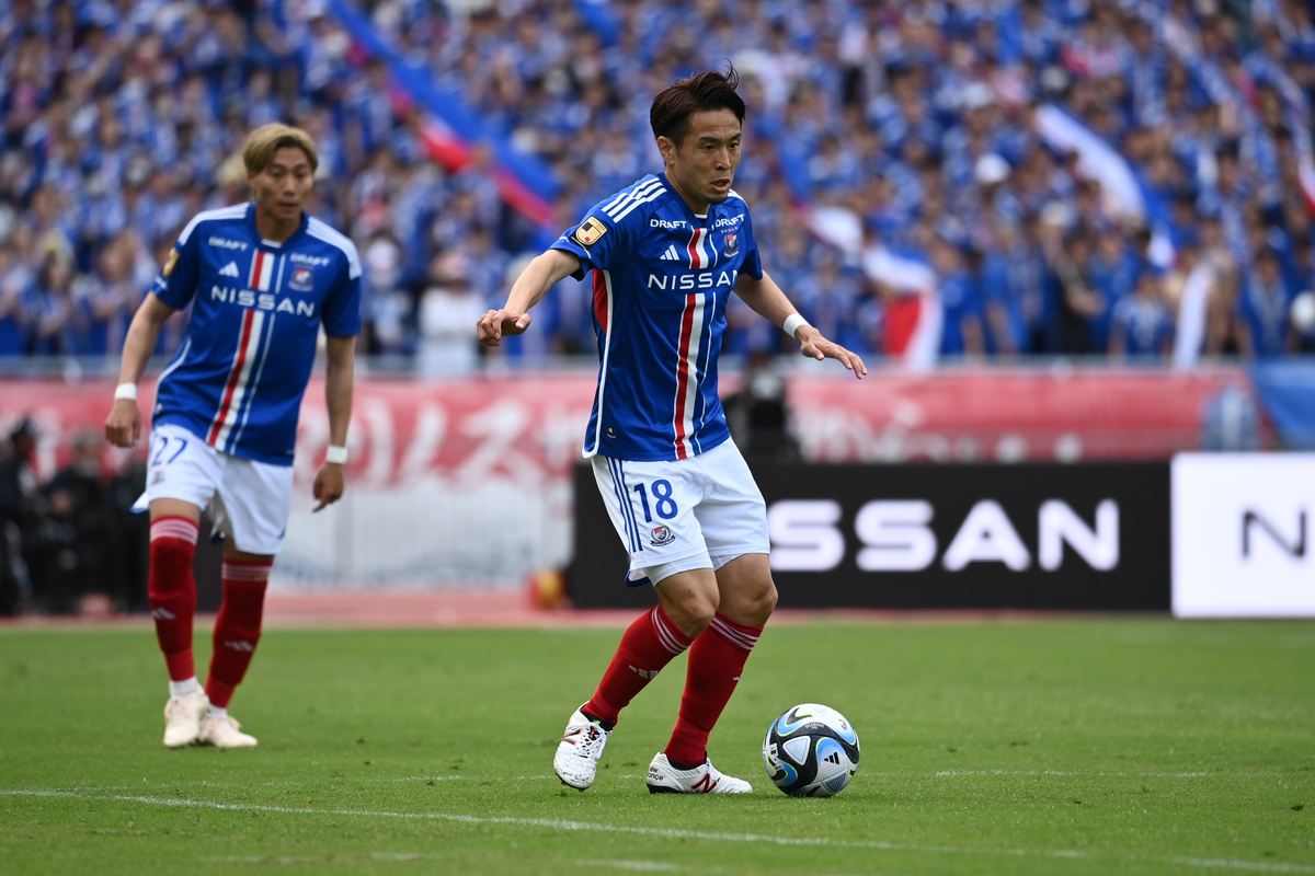 Marinos take their title push to Sagan Tosu