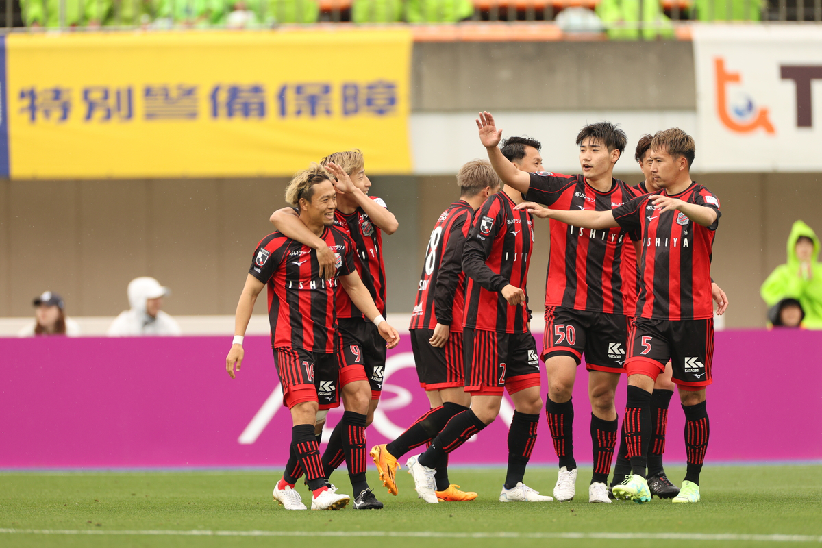 Can high-powered Sapporo keep their goal scoring party going against Sanga?