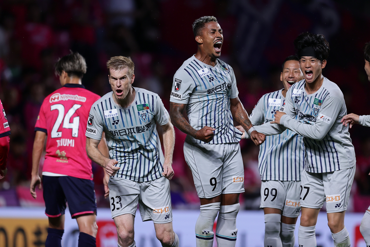 Avi look to kick on as Sapporo come to Fukuoka