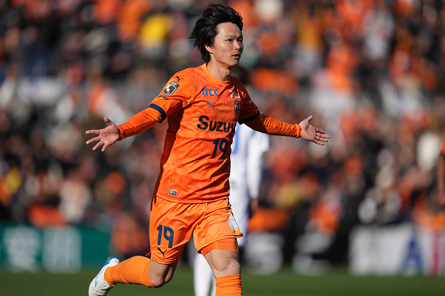 yokohama-marinos-v-sanfrecce-