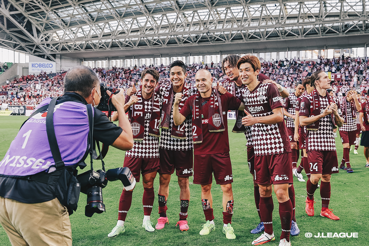 Iniesta scores two, adds assist to lead Vissel to big win
